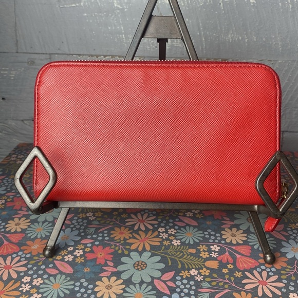 Prada red saffiano leather zip around wallet - Picture 8 of 13